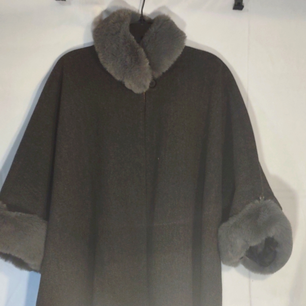 NEW, CAPE/COAT WITH DETACHABLE FUR CUFF AND COLLAR